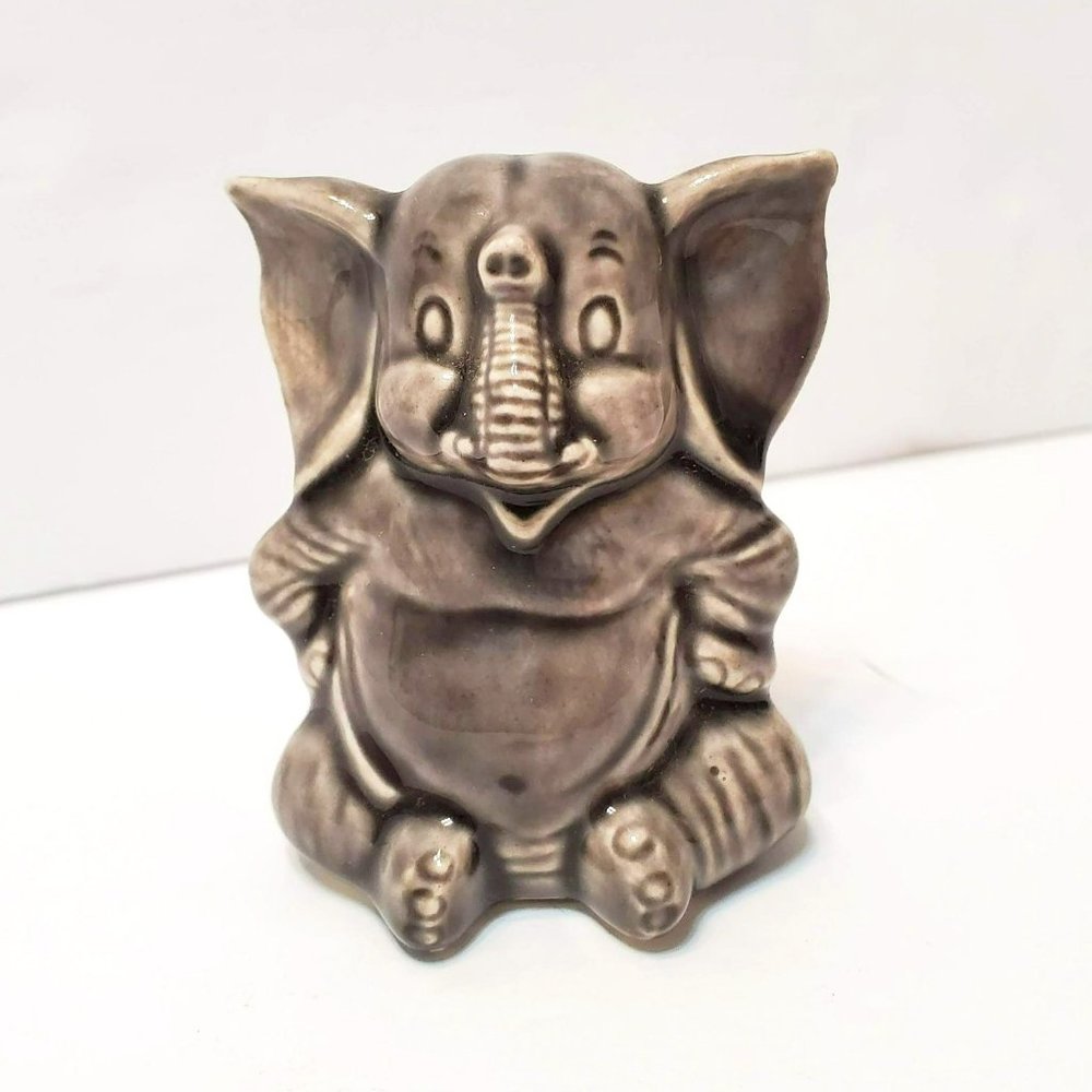 Vintage Buddha Elephant Figurine, 1975, Saggy Baggy, Western Publishing Co